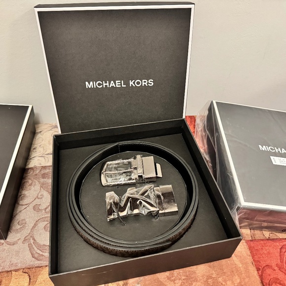Michael Kors Men's 4-in-1 Signature Logo Belt Box Set In Black NWT - Picture 1 of 5